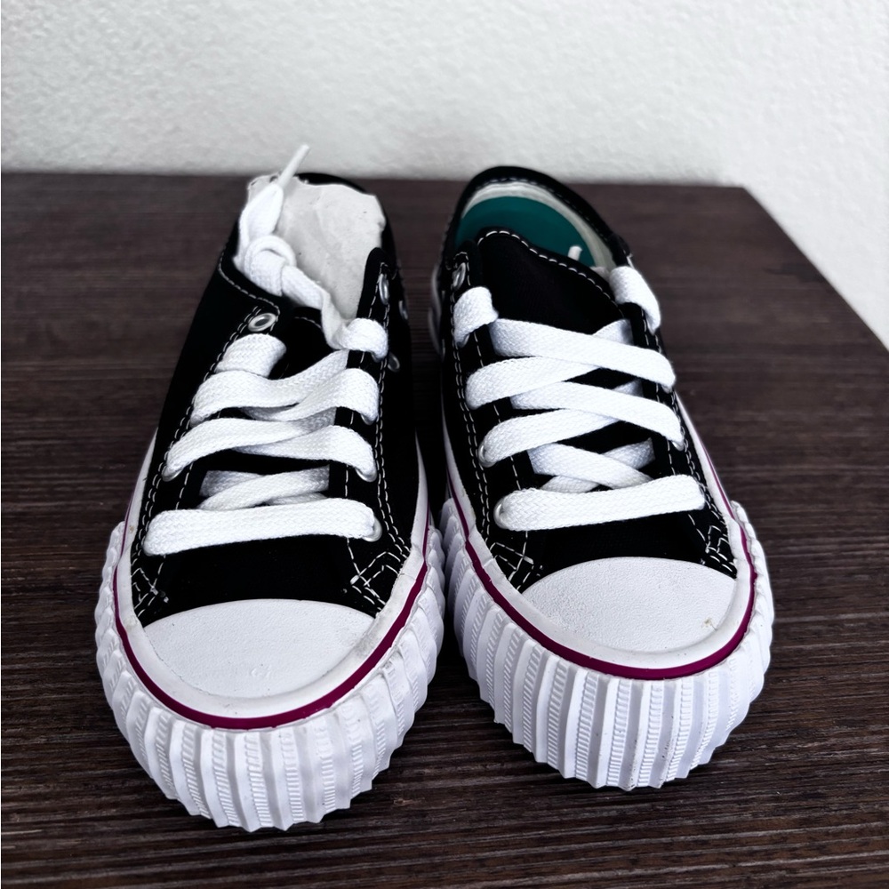 Pf Flyers Black LOW REIS sneakers in kids size 13.5